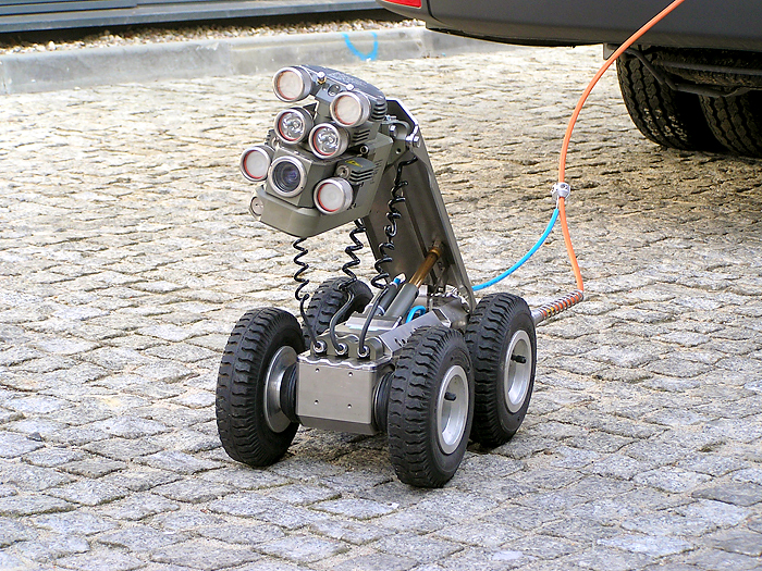 Nienartowicz_kanal_robot_23.06.2014.JPG